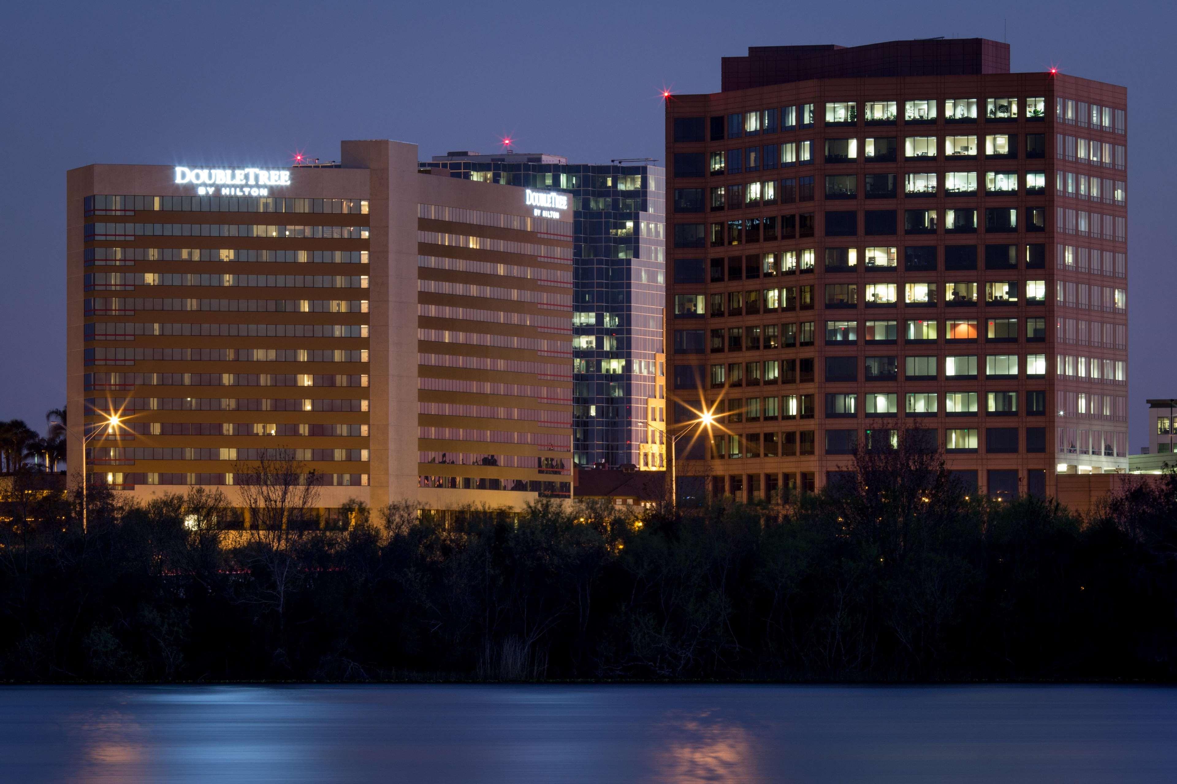 Doubletree By Hilton Orlando Downtown Hotel Exterior photo
