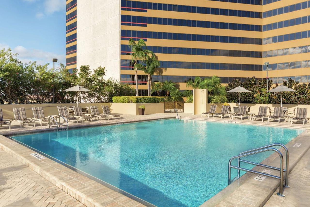 Doubletree By Hilton Orlando Downtown Hotel Exterior photo