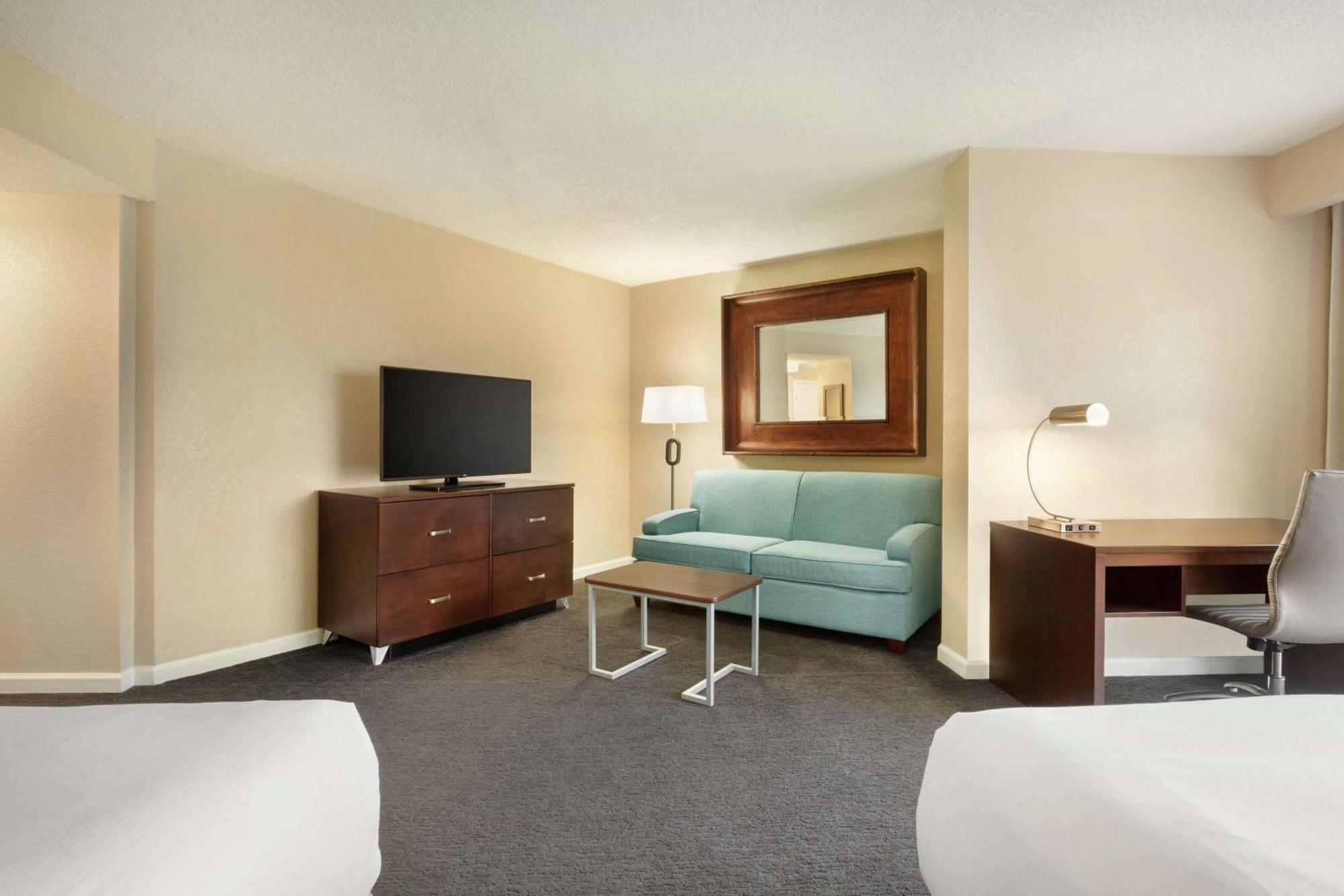 Doubletree By Hilton Orlando Downtown Hotel Exterior photo