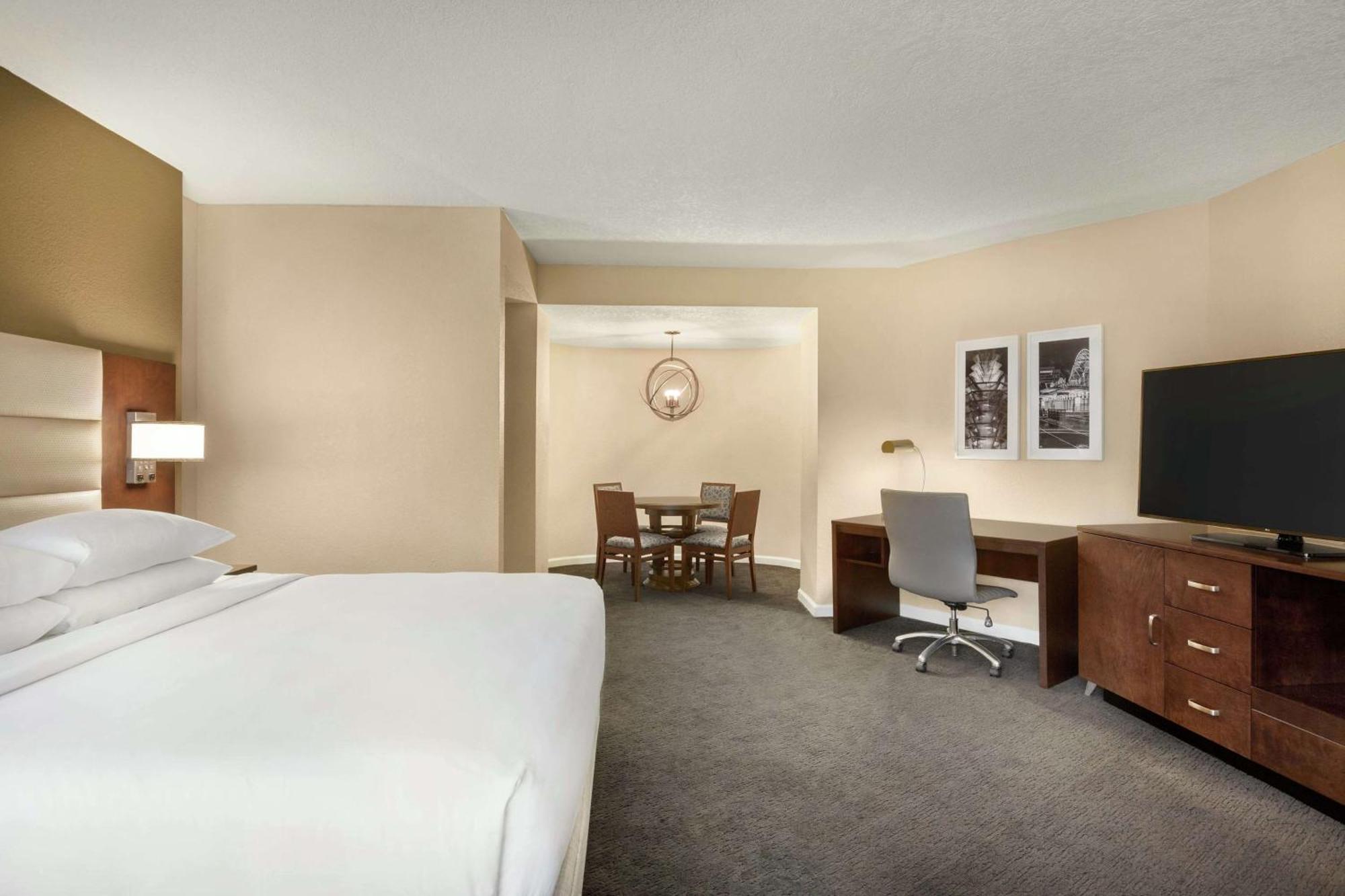 Doubletree By Hilton Orlando Downtown Hotel Exterior photo